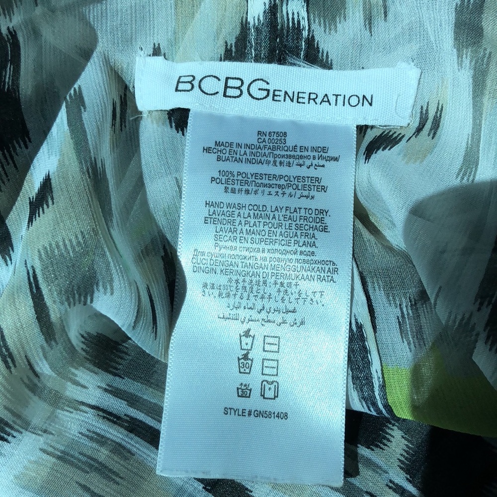 BCBGeneration Shawl - Picture 3 of 3